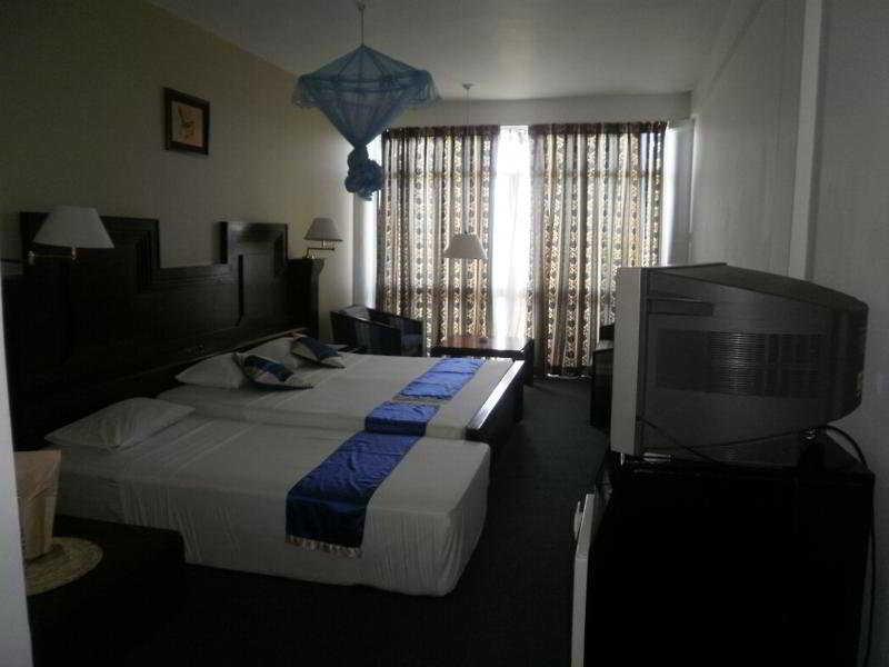 Peacock Beach Hotel هامبانتوتا المظهر الخارجي الصورة