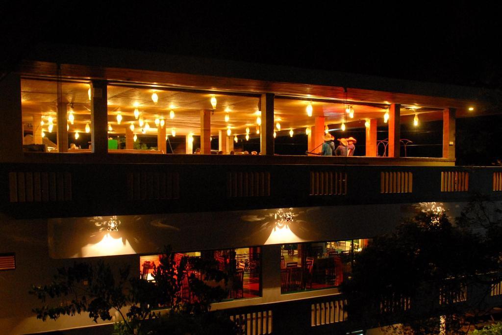 Peacock Beach Hotel هامبانتوتا المظهر الخارجي الصورة