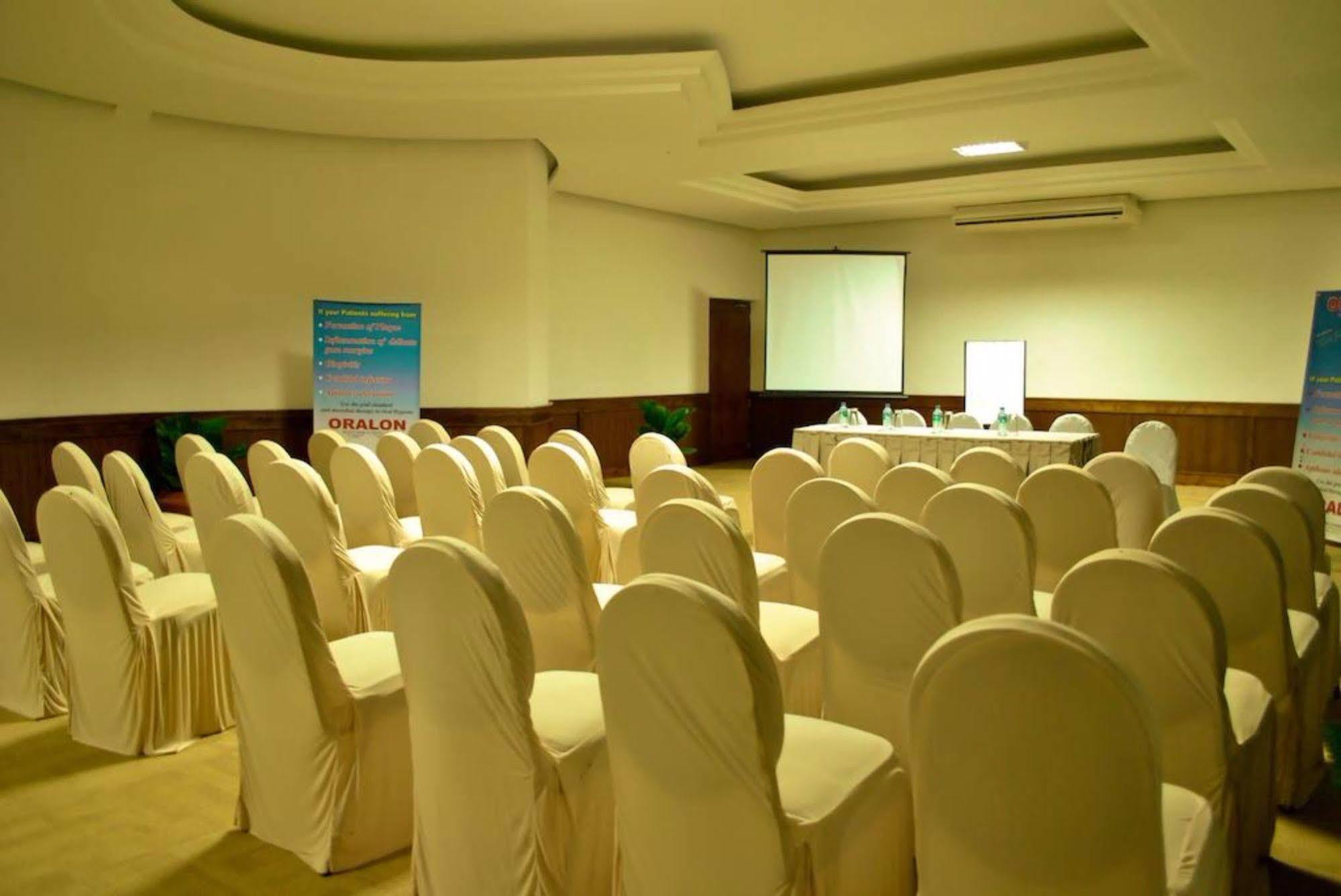 Peacock Beach Hotel هامبانتوتا المظهر الخارجي الصورة