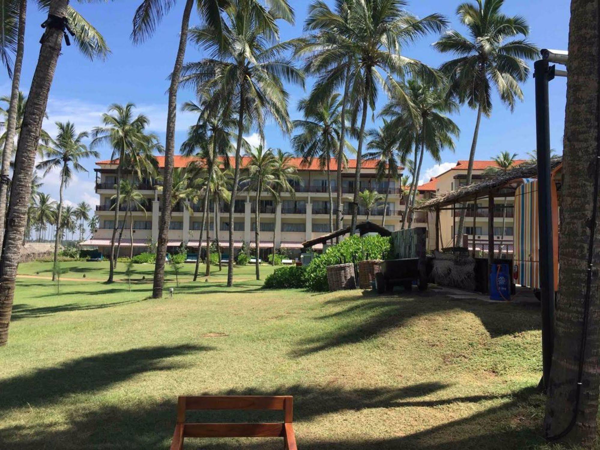Peacock Beach Hotel هامبانتوتا المظهر الخارجي الصورة