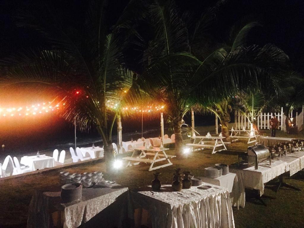 Peacock Beach Hotel هامبانتوتا المظهر الخارجي الصورة